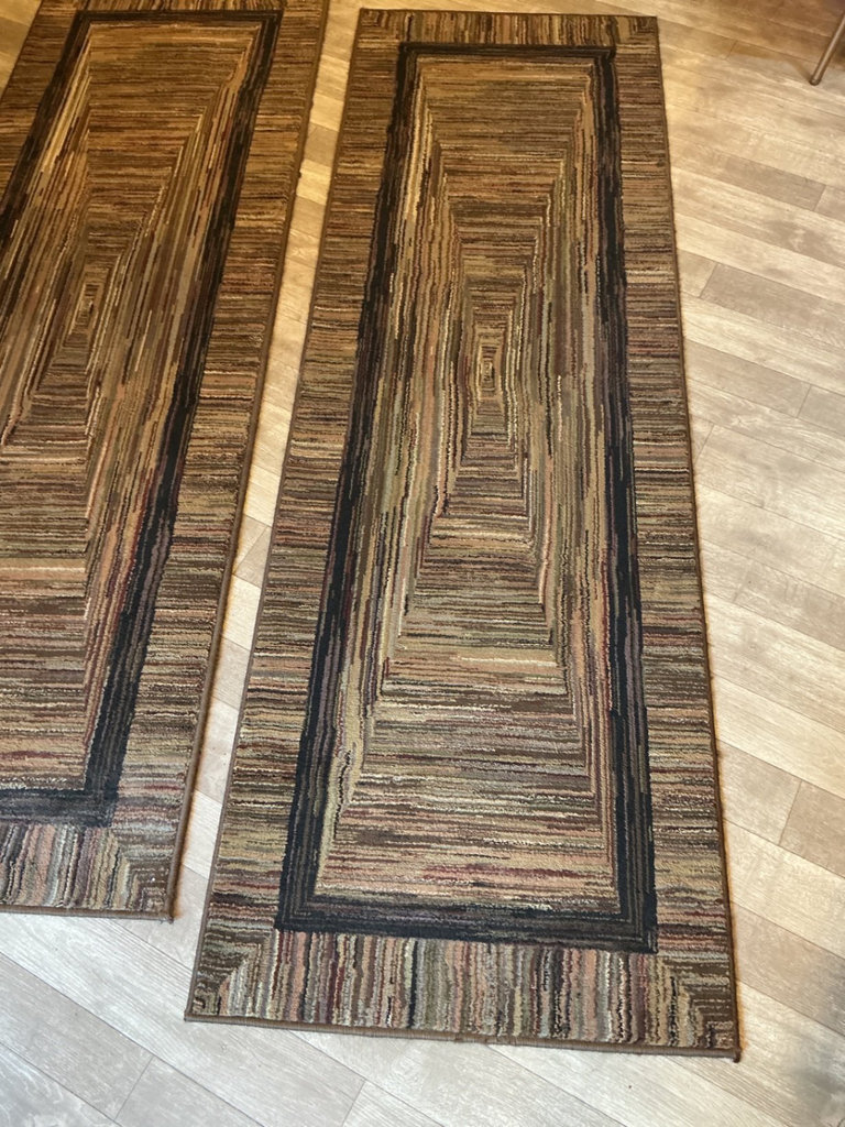 Two rectangular patterned runner rugs - image 3 of 4