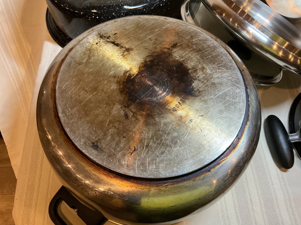 Assorted Pots and Pans - image 4 of 6