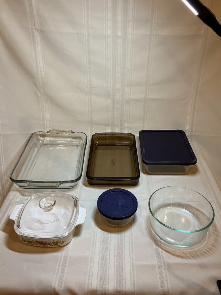 Glass bakeware and containers set, Corningware, Pyrex - image 1 of 8