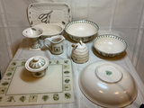 Pfaltzgraff Naturewood Pattern Dinnerware Set with Serving Pieces and table linens - thumbnail 4 of 9