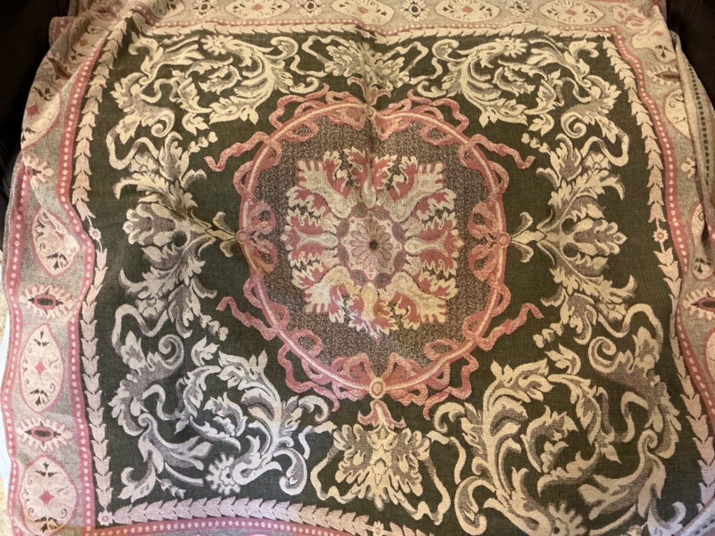 Floral quilt, chenille throw, Woven textiles - image 5 of 9