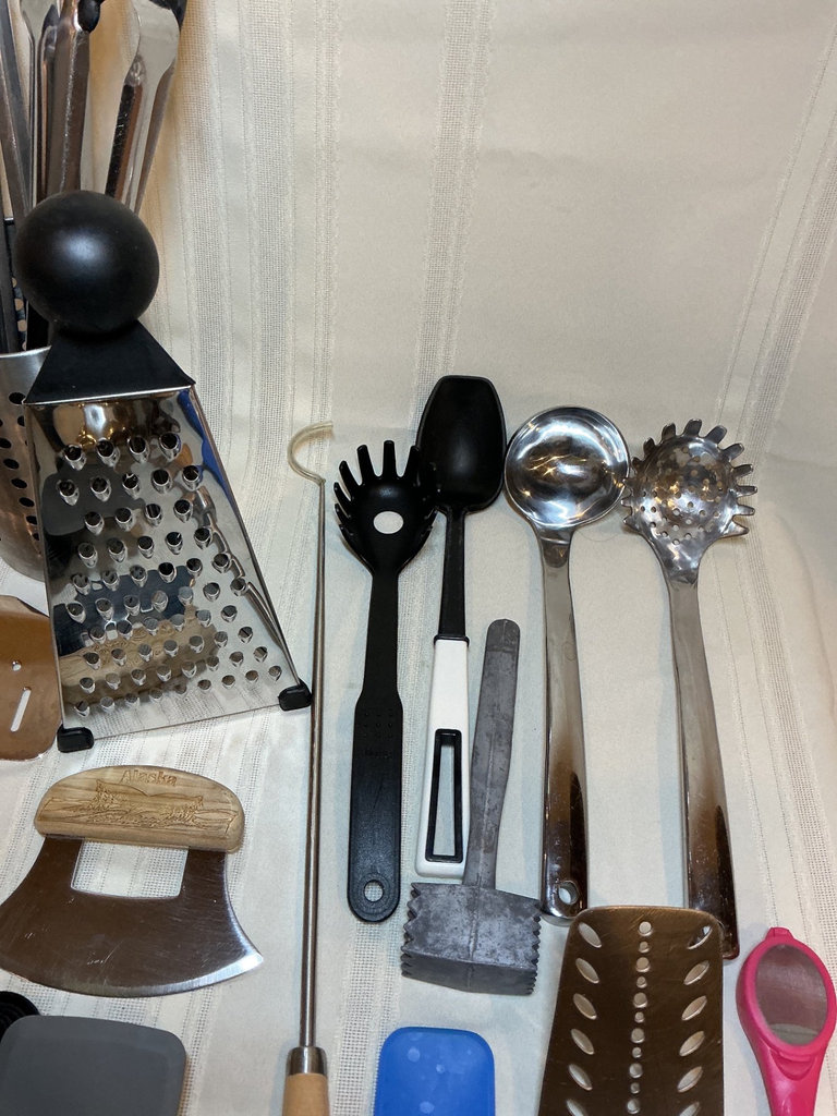 Assorted Kitchen Utensils and Gadgets - image 4 of 6