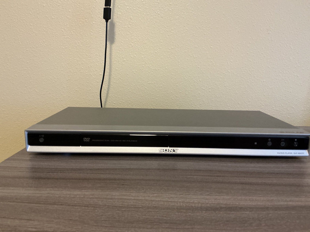 Wall-mounted LG TV with Sony DVD Player - image 4 of 5
