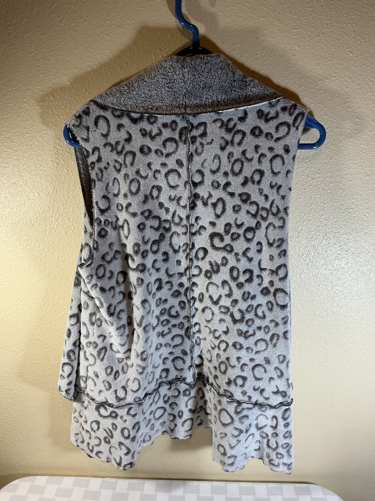Woman’s Cashmere and more - image 14 of 15