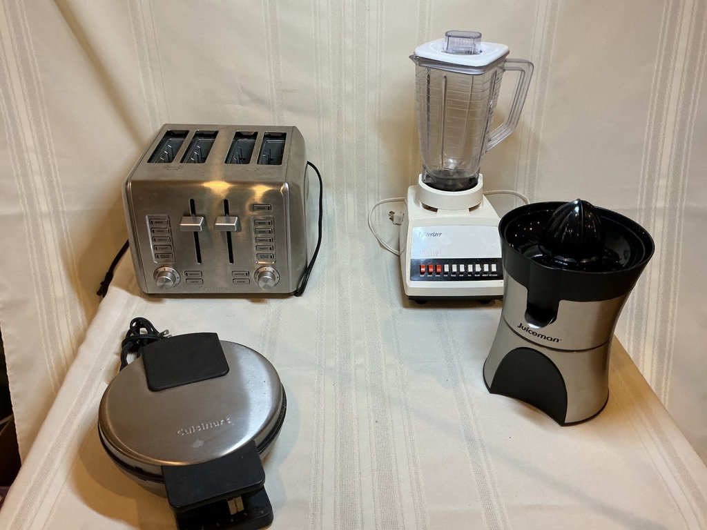 Cuisinart Toaster and waffle iron, blender, and juicer - image 1 of 5
