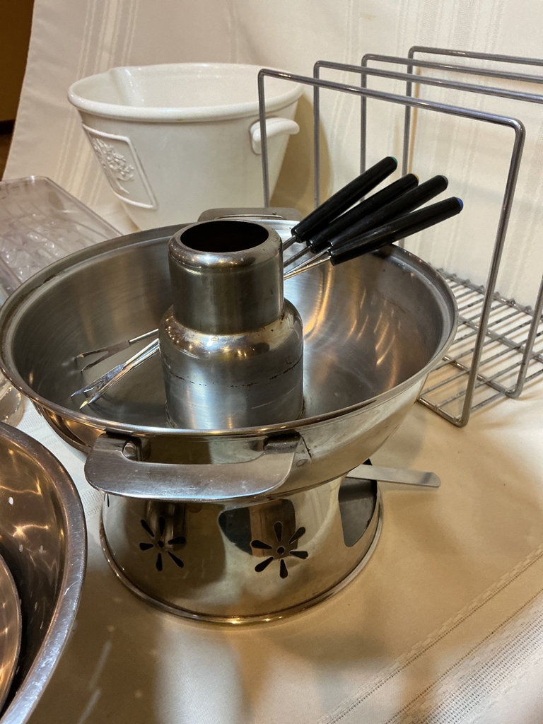 Assorted Kitchenware and Cookware - image 4 of 5