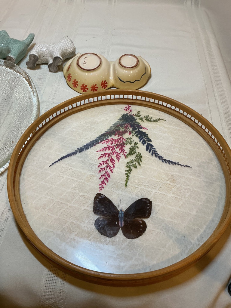 Cat-themed decorative ceramic and glass decor - image 2 of 7