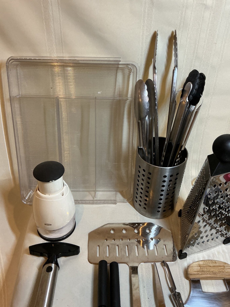 Assorted Kitchen Utensils and Gadgets - image 5 of 6