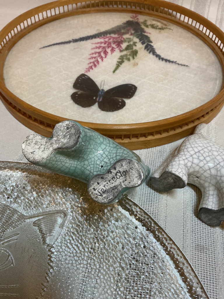 Cat-themed decorative ceramic and glass decor - image 6 of 7