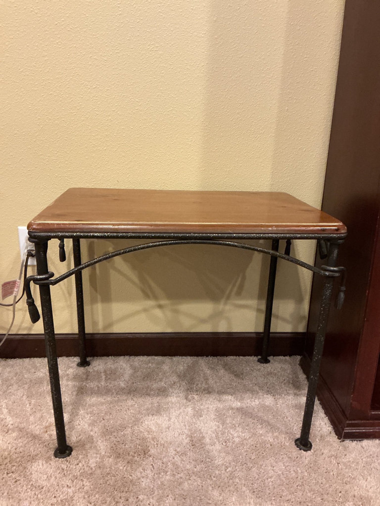 Side table with decorative lamp - image 3 of 4