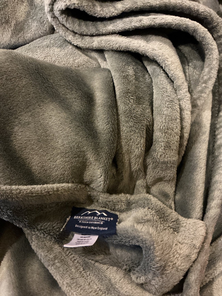 Throw blankets and a decorative pillow - image 3 of 6