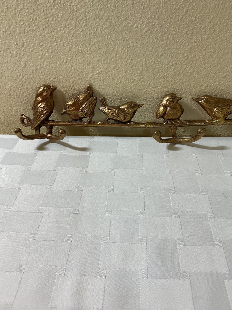 Bird-themed decorative hooks and birding books - image 4 of 5