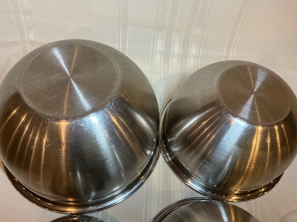 Stainless steel mixing bowls, baking  - image 4 of 4
