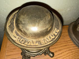 Vintage kerosene lantern with two whiskey decanter stands - thumbnail 3 of 4