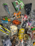Assorted toy figures and blind-pack collectibles - thumbnail 4 of 8