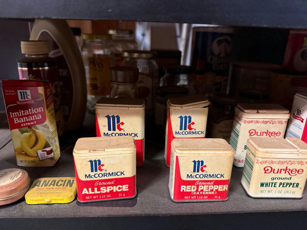Vintage McCormick Spice Tins and Extract Boxes - image 3 of 8
