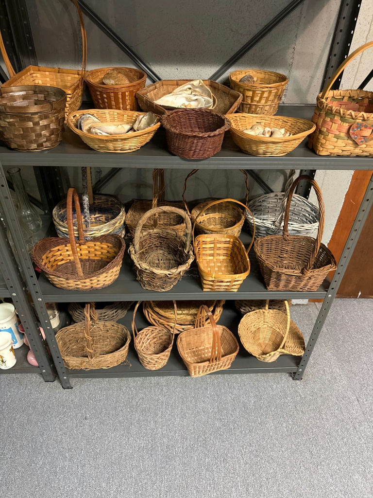 Assorted wicker baskets - image 2 of 3