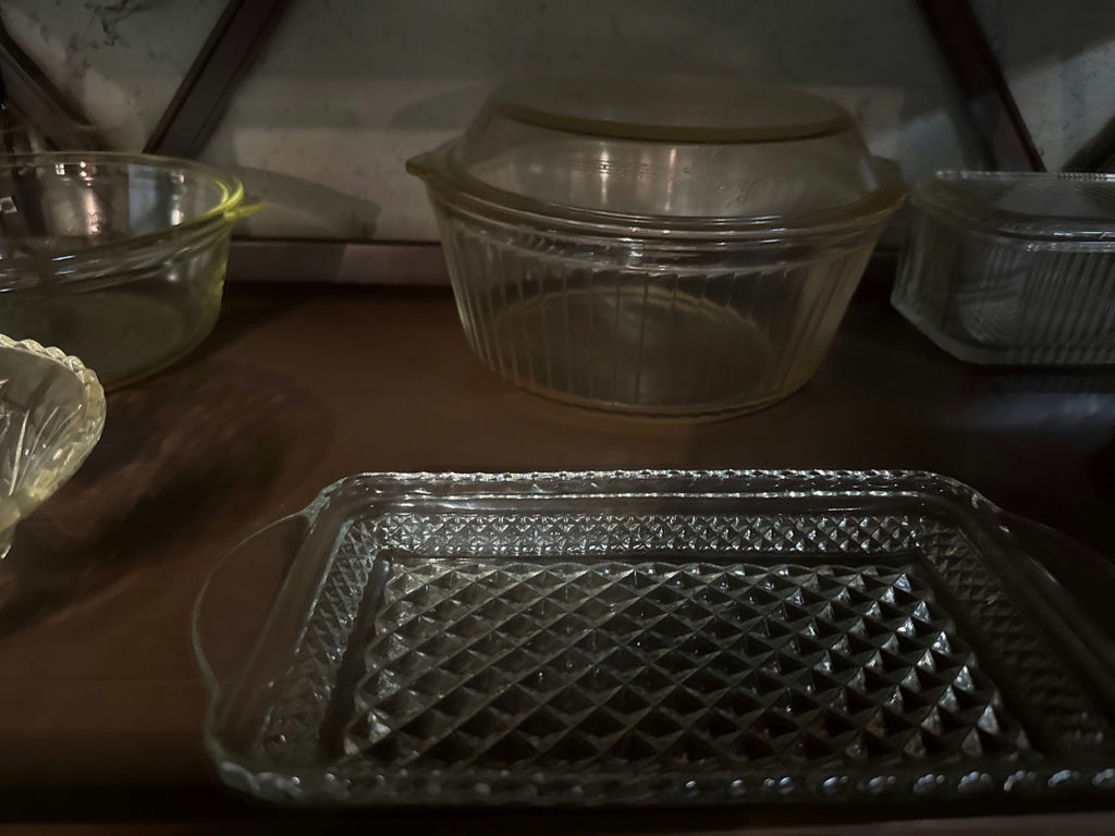 Assorted clear glass bowls and bakeware - image 3 of 3