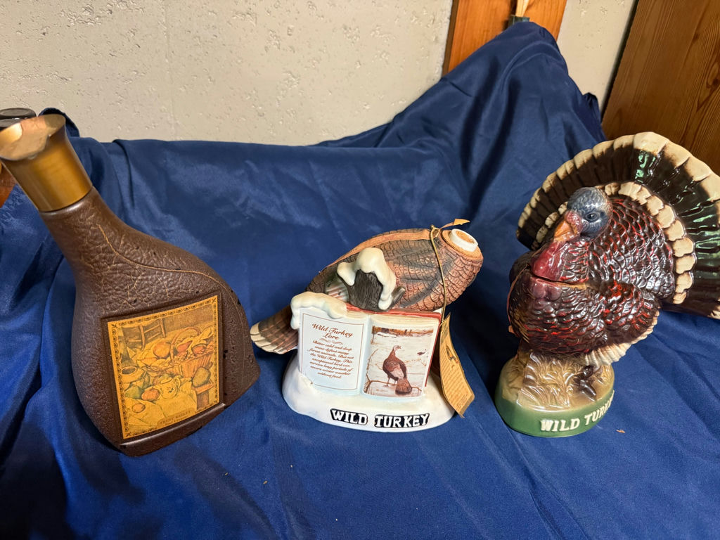 Turkey-themed decorative decanters figurines and decanter - image 2 of 2