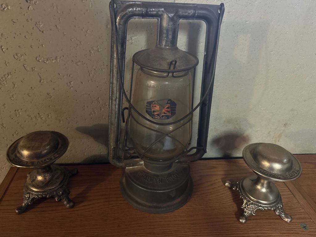 Vintage kerosene lantern with two whiskey decanter stands - image 2 of 4