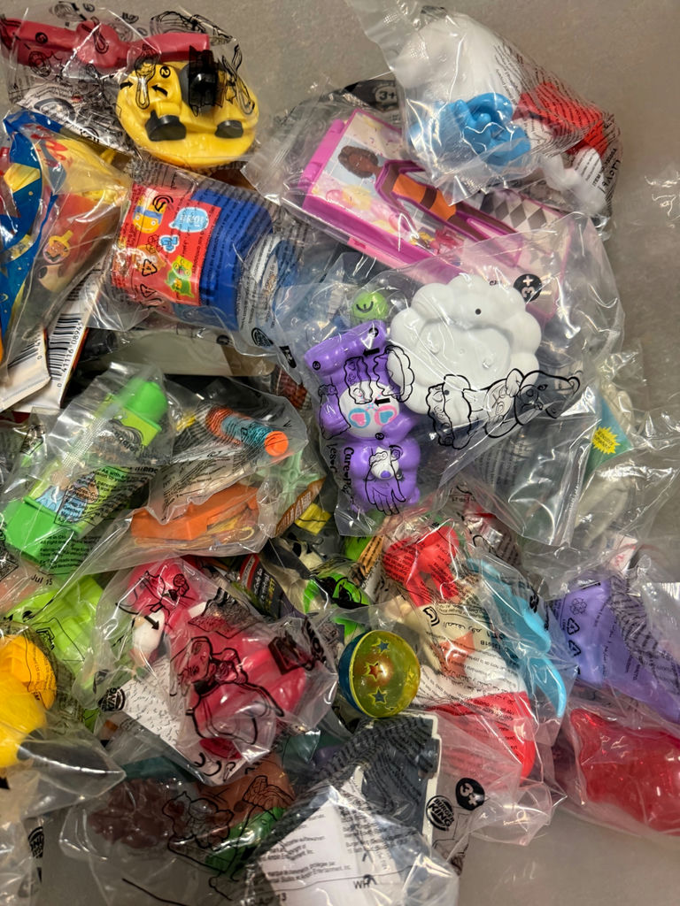 Assorted small toy figures and accessories in bags - image 3 of 6