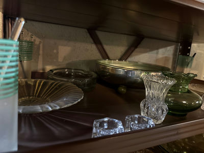 Assorted glassware including vases, bowls, and plates - Image 1 of 4