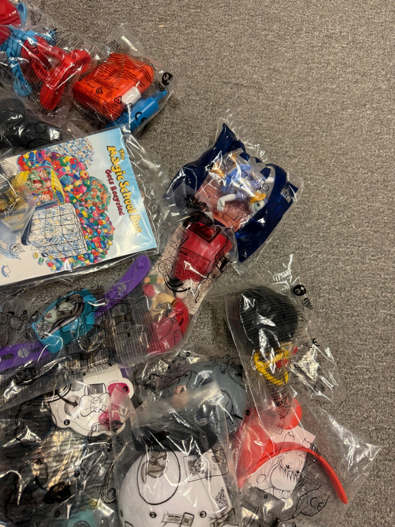 Assorted Mini Action Figures in Bags - image 3 of 8