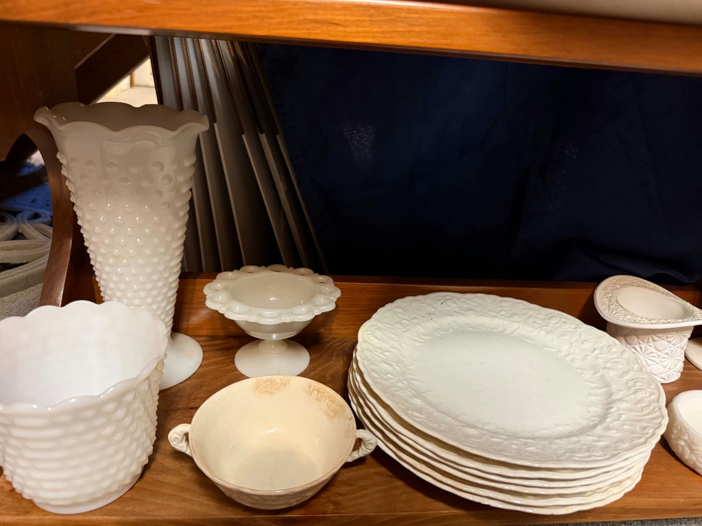 White ceramic dinnerware and decorative pieces - image 1 of 4