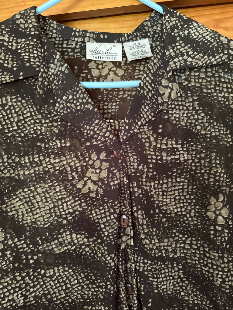 Dark printed shirt dress and pastel floral blazer with dress - image 4 of 5