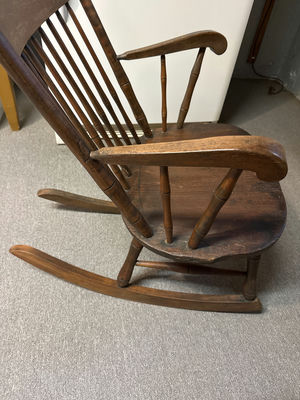 Wooden Windsor-style rocking chair - Image 1 of 2