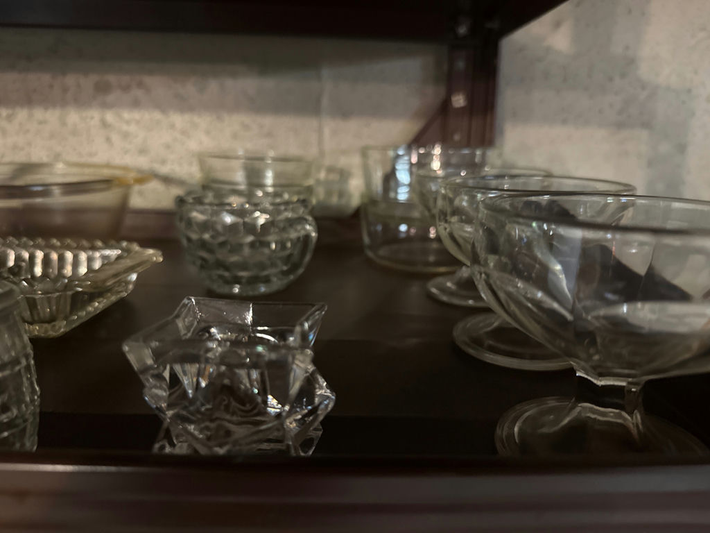 Assorted glassware and crystal items - image 3 of 3