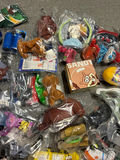 Assorted toy figures and blind-pack collectibles - thumbnail 2 of 8