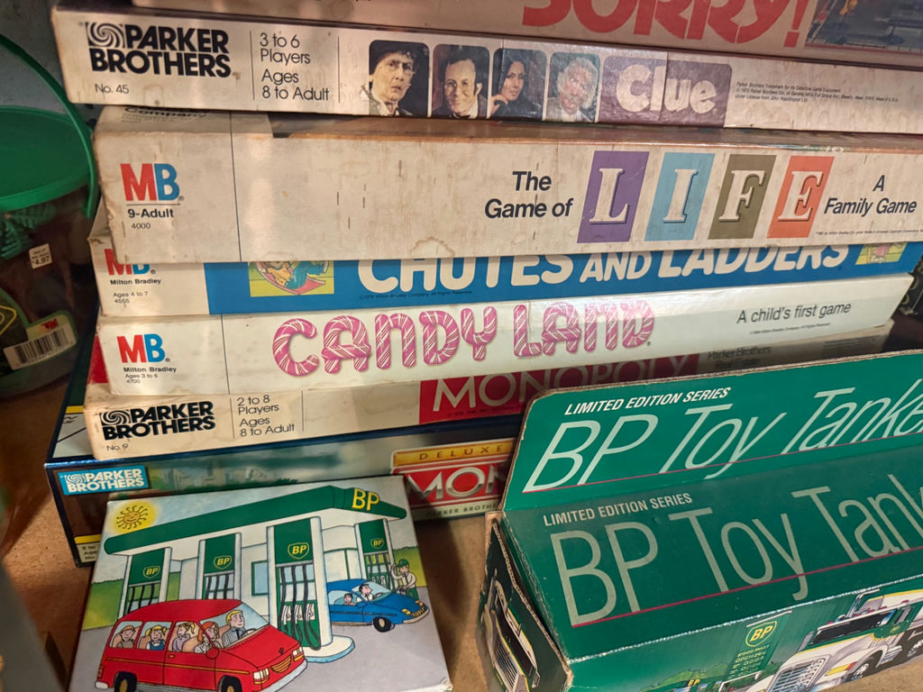 Boxed vintage board games and BP toy sets - image 1 of 3