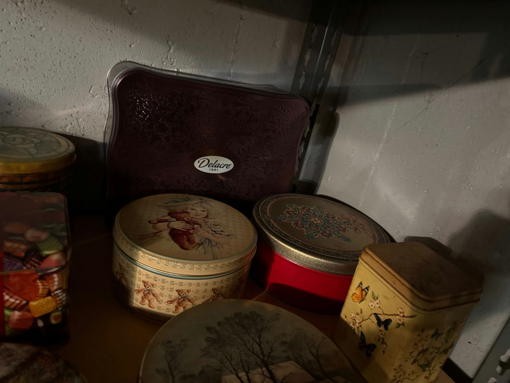 Assorted decorative metal tins - image 4 of 4