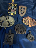 Assorted decorative metal wall plaques and trivets - thumbnail 2 of 2