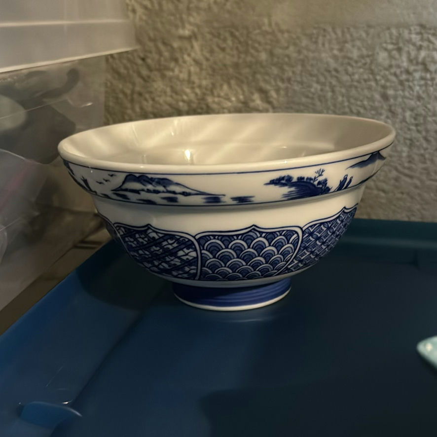 Blue-and-white ceramic bowls with colorful interiors - image 8 of 8