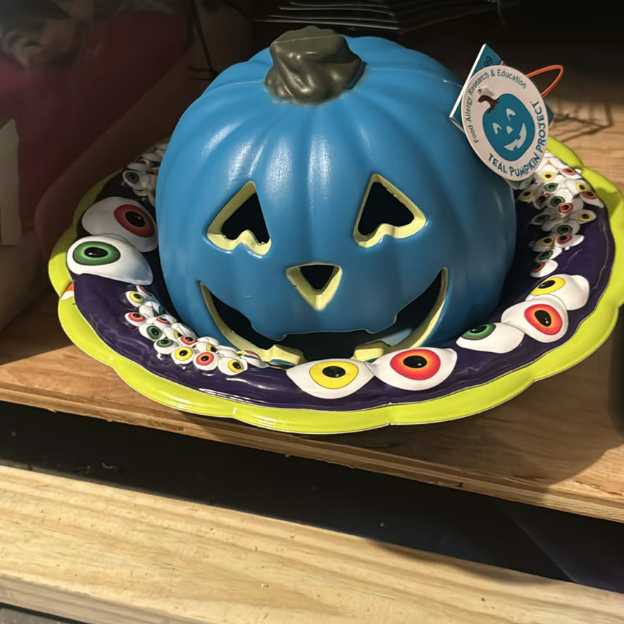 Halloween Decor Collection (2 bins) - image 3 of 14