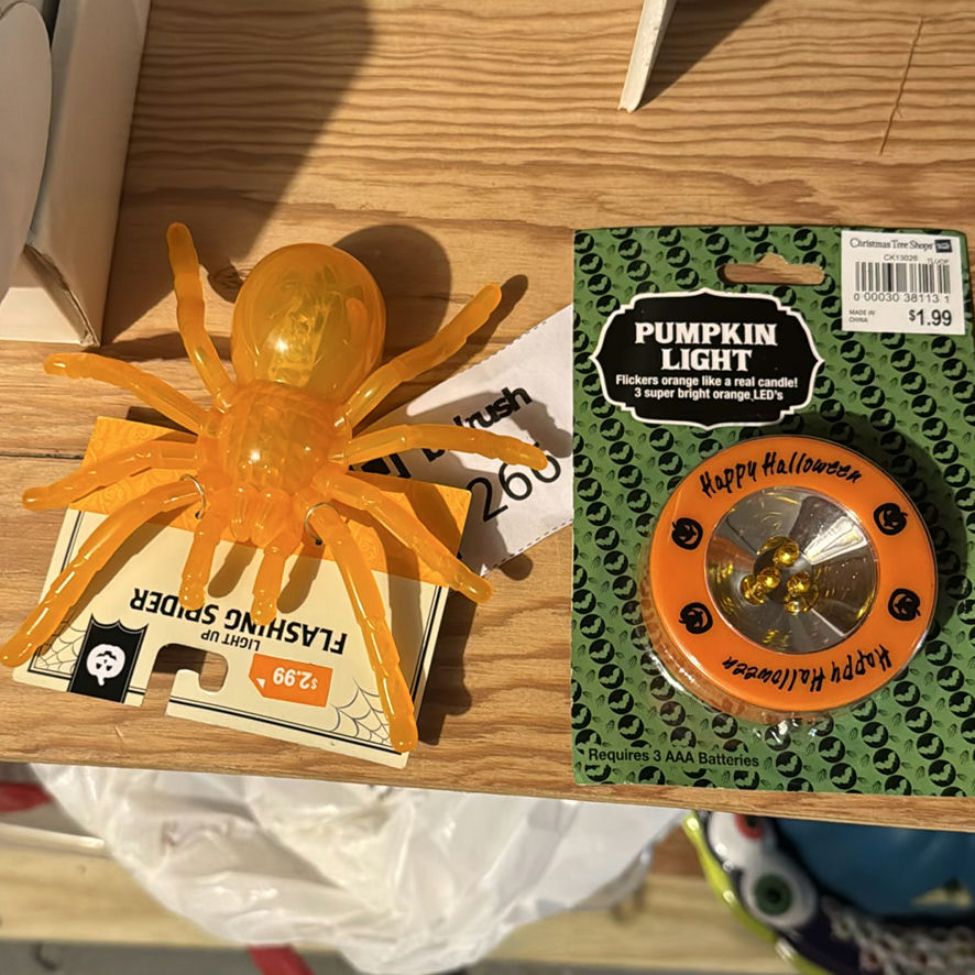 Halloween Decor Collection (2 bins) - image 11 of 14