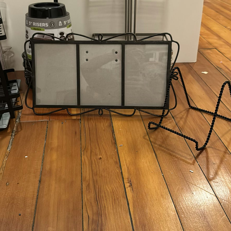 Assorted kitchen scale, risers, and shelving organizers - image 6 of 6