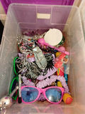 Assorted kids' party props and dress-up accessories - thumbnail 4 of 5