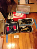 Assorted women's shoes in boxes - thumbnail 2 of 8