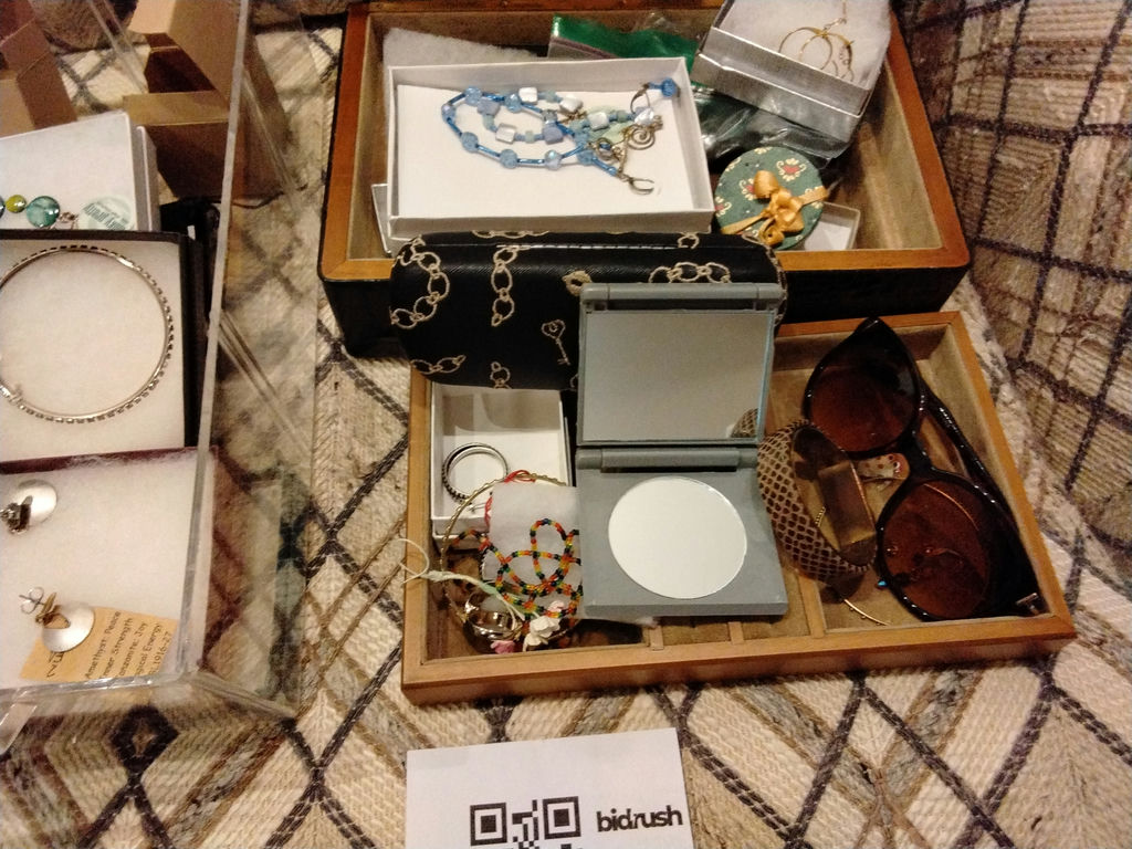 Assorted Jewelry and Accessories - image 6 of 13