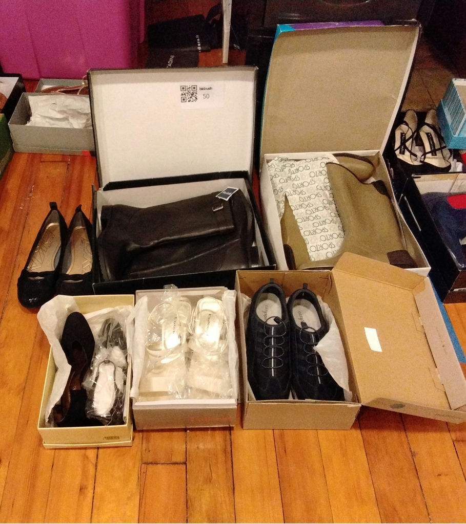 Assorted women's shoes and boots in boxes - image 2 of 8