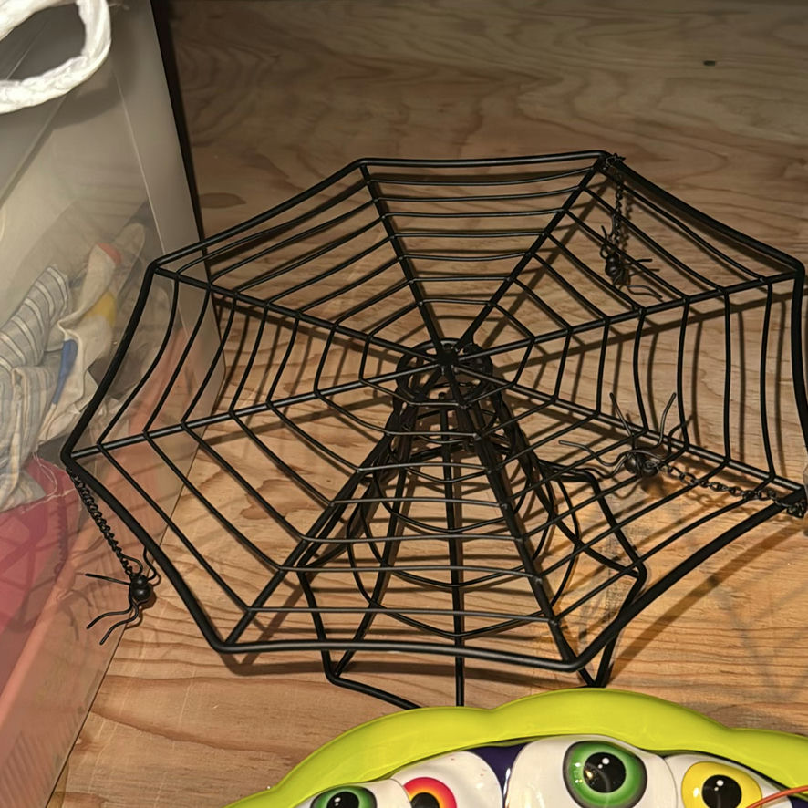 Halloween Decor Collection (2 bins) - image 10 of 14
