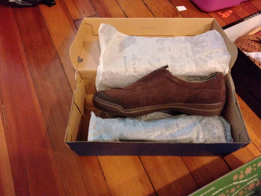 Assorted brown footwear in shoeboxes - image 5 of 7