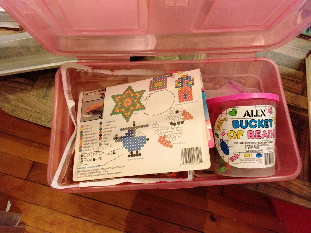 Bead crafts, art prints, and classic books - image 1 of 8