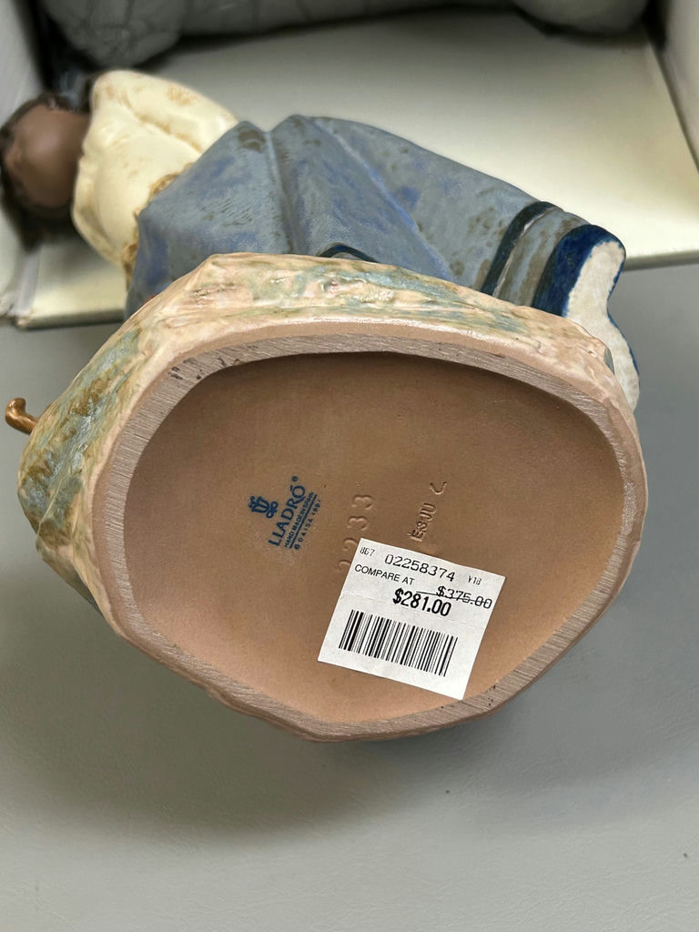 Lladro Figurine "Guess What I Have" Mint in Box - image 3 of 4