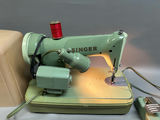 Mid-Century Singer Sewing Machine 1950s-60s - thumbnail 3 of 4