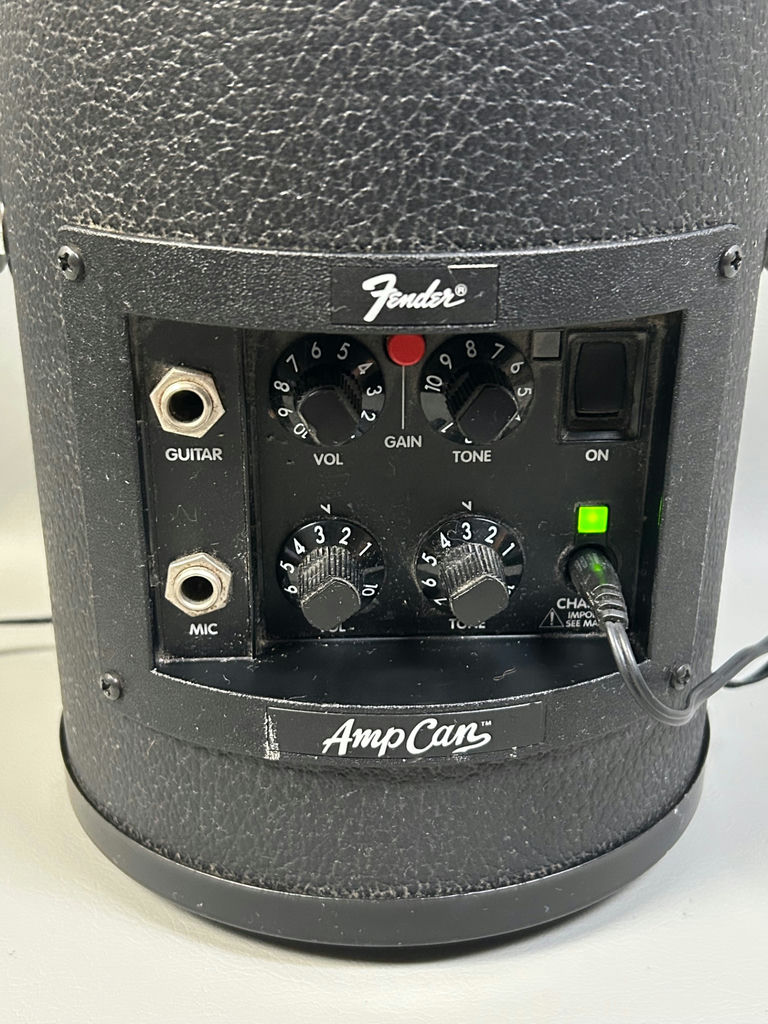Fender Amp Can PR 327 Guitar/Mic Amplifier - image 3 of 5