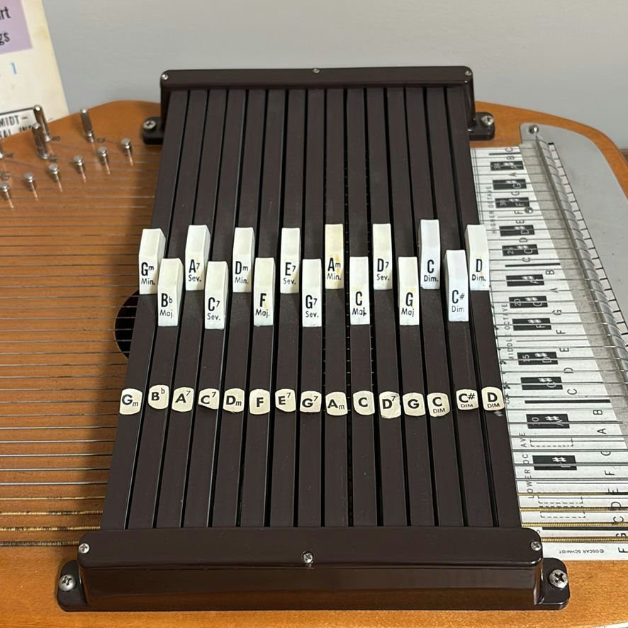 Oscar Schmidt Autoharp with Instruction Book - image 3 of 9